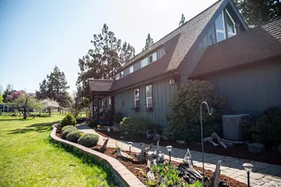 62725 Eagle Road, Bend, OR 97701 - Photo 3