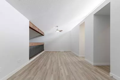 115 Rogue River Highway #302, Grants Pass, OR 97527 - Photo 21