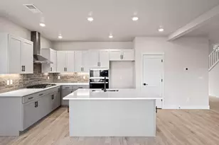 21532 SE Etna Pl, Bend, OR 97702 - Photo 9