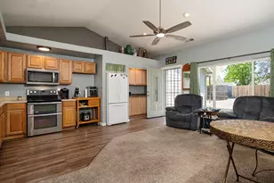 2010 Kings Hwy, Medford, OR 97501 - Photo 13