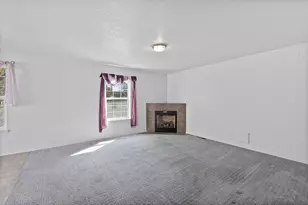 696 NW Pinkston Ct, Prineville, OR 97754 - Photo 7