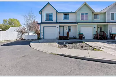 696 NW Pinkston Court, Prineville, OR 97754 - Photo 1