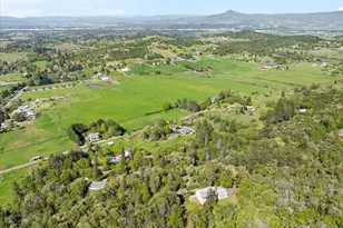 2875 Mel Lowe Ln, Medford, OR 97501 - Photo 51