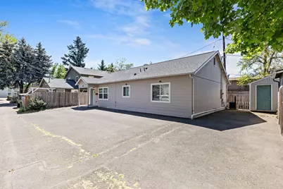 858 E 9th Street, Medford, OR 97504 - Photo 21