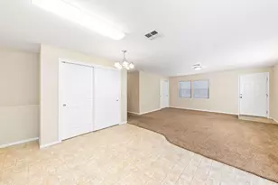 858 E 9th St, Medford, OR 97504 - Photo 31