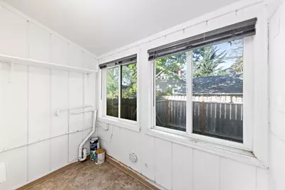 858 E 9th Street, Medford, OR 97504 - Photo 13