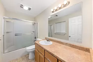 858 E 9th St, Medford, OR 97504 - Photo 41