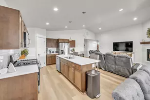 51751 Morning Pne Dr, La Pine, OR 97739 - Photo 11