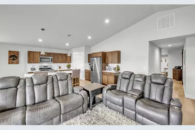 51751 Morning Pine Drive, La Pine, OR 97739 - Photo 9