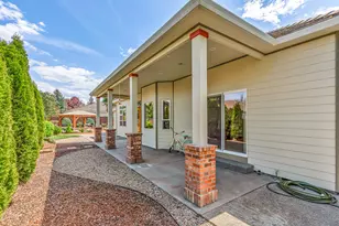 131 Spanish Bay Ct, Eagle Point, OR 97524 - Photo 43