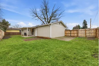 1687 Lillian Street, Medford, OR 97501 - Photo 21