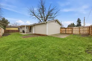 1687 Lillian St, Medford, OR 97501 - Photo 21