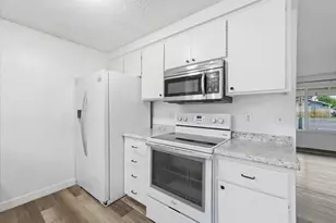 1687 Lillian St, Medford, OR 97501 - Photo 11