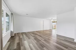 1687 Lillian St, Medford, OR 97501 - Photo 5