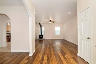 1634 NW F Street, Grants Pass, OR 97526 - Photo 5