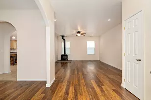 1634 NW F St, Grants Pass, OR 97526 - Photo 5