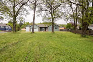 1634 NW F St, Grants Pass, OR 97526 - Photo 27