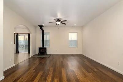 1634 NW F Street, Grants Pass, OR 97526 - Photo 7