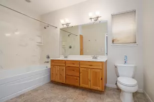 1634 NW F St, Grants Pass, OR 97526 - Photo 9