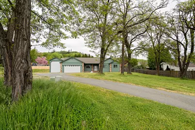 1634 NW F Street, Grants Pass, OR 97526 - Photo 25