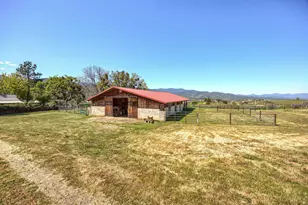 1249 N Valley View Rd, Ashland, OR 97520 - Photo 13