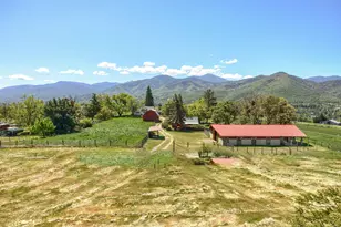 1249 N Valley View Rd, Ashland, OR 97520 - Photo 29