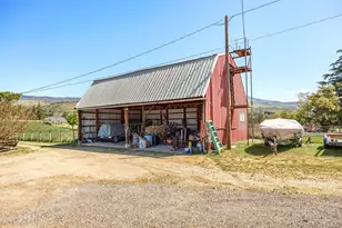 1249 N Valley View Rd, Ashland, OR 97520 - Photo 9