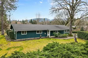 149 Queens Branch Rd, Rogue River, OR 97537 - Photo 5