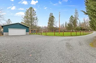 149 Queens Branch Rd, Rogue River, OR 97537 - Photo 33