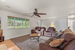 149 Queens Branch Rd, Rogue River, OR 97537 - Photo 9