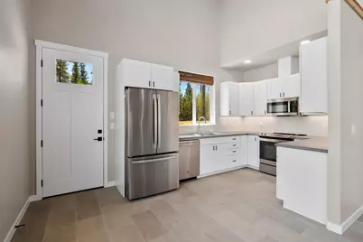 16932 Upland Road, Bend, OR 97707 - Photo 9