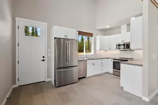 16932 Upland Rd, Bend, OR 97707 - Photo 9