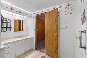 301 Freeman Rd, Central Point, OR 97502 - Photo 25