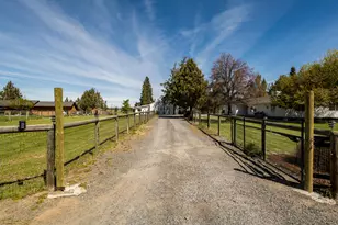 64950 Glacier View Dr, Bend, OR 97703 - Photo 65