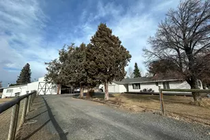 64950 Glacier View Dr, Bend, OR 97703 - Photo 49