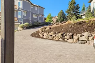 2580 N W Awbrey Point Cir, Bend, OR 97703 - Photo 3