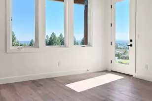 2580 N W Awbrey Point Cir, Bend, OR 97703 - Photo 21