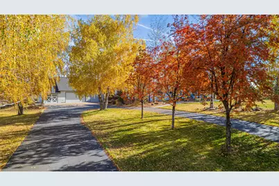 67076 Sunburst Street, Bend, OR 97703 - Photo 75