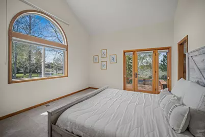 67076 Sunburst Street, Bend, OR 97703 - Photo 27