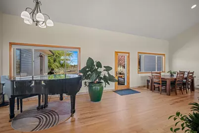 67076 Sunburst Street, Bend, OR 97703 - Photo 17