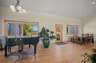 67076 Sunburst St, Bend, OR 97703 - Photo 17