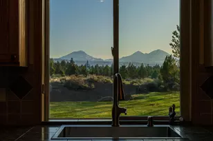 67076 Sunburst St, Bend, OR 97703 - Photo 21