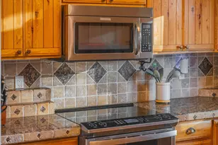 67076 Sunburst St, Bend, OR 97703 - Photo 23