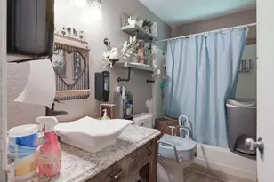 20873 SE Greenmont Dr, Bend, OR 97702 - Photo 3