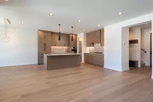 1134 NW Ochoa Dr, Bend, OR 97703 - Photo 7