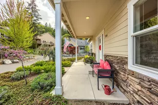 205 Oak Knoll Way, Jacksonville, OR 97530 - Photo 5