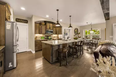 205 Oak Knoll Way, Jacksonville, OR 97530 - Photo 15