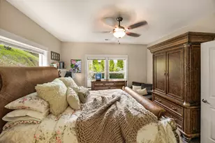 205 Oak Knoll Way, Jacksonville, OR 97530 - Photo 25