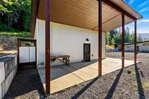 24100 E Evans Creek Rd, White City, OR 97503 - Photo 77