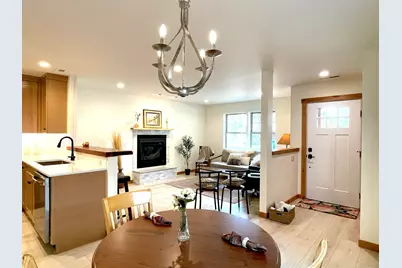 337 W Jefferson Avenue, Sisters, OR 97759 - Photo 3